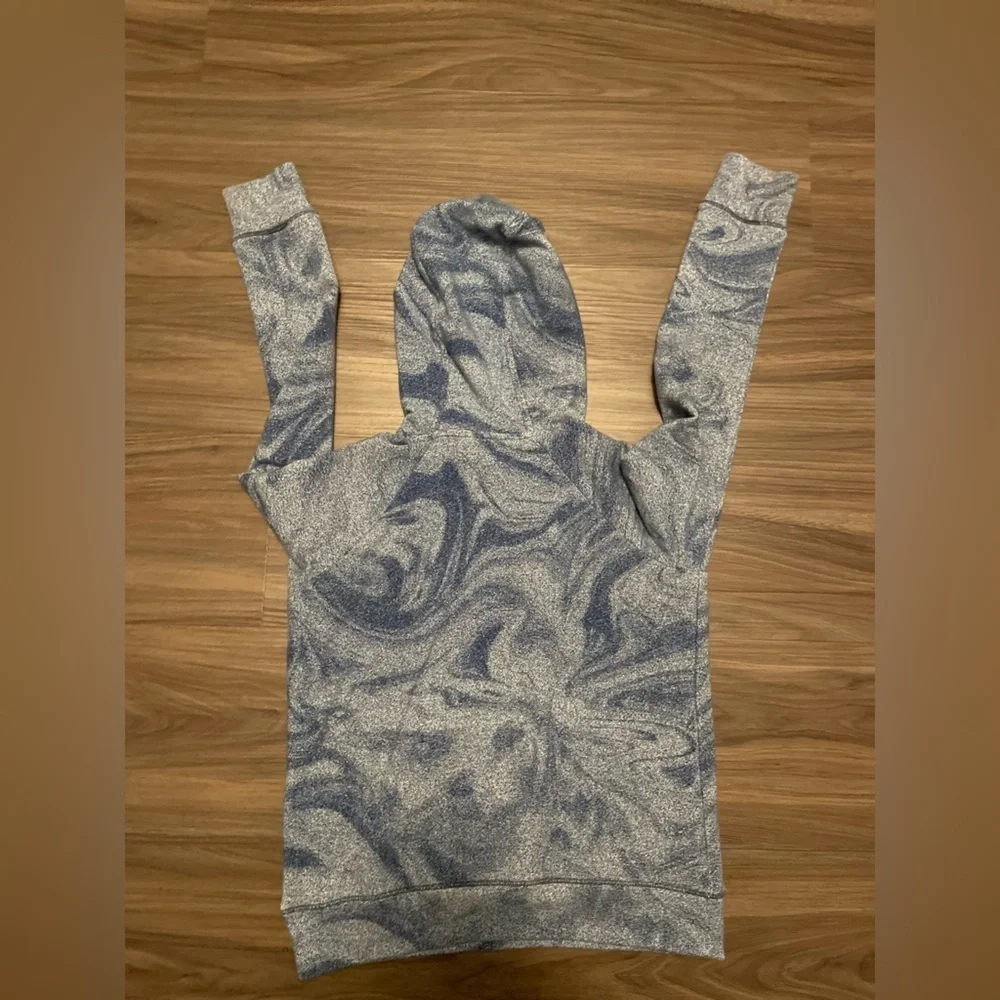 Athleta Girl marble Kids Gray and blue pullover hoodie size S/7
